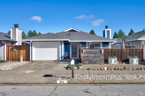 1914 Spinnaker Pl, Santa Rosa, CA 95403