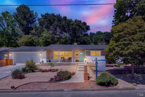 3652 Dartmouth Dr, Napa, CA 94558