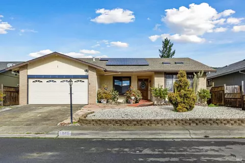 1512 Galaxy Ct, Rohnert Park, CA 94928
