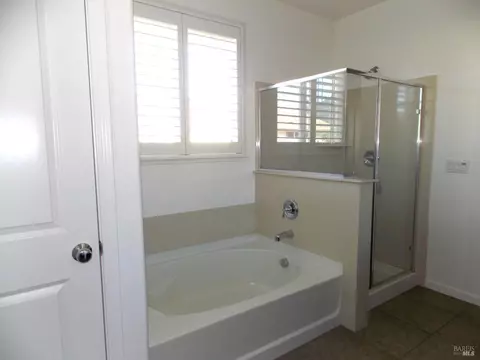 Bath - 1717 Devin Dr, Petaluma, CA 94954 photo 8 of 12