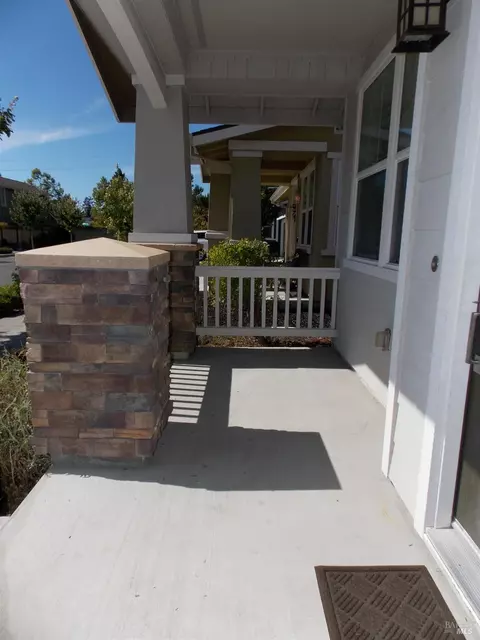 Exterior - 1717 Devin Dr, Petaluma, CA 94954 photo 5 of 8