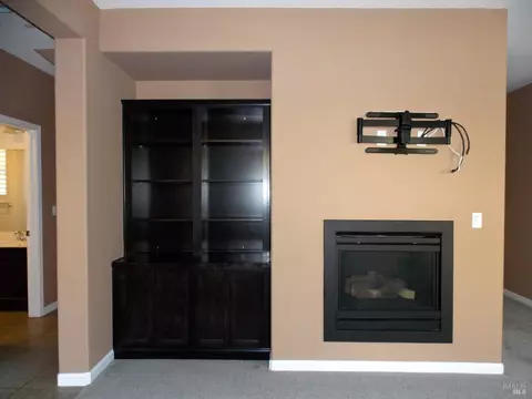 Living - 1717 Devin Dr, Petaluma, CA 94954 photo 5 of 8