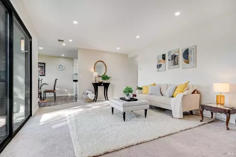 900 Cambridge Dr #70, Benicia, CA 94510