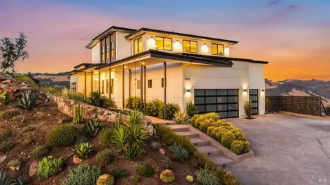 3927 Rincon Ridge Dr, Santa Rosa, CA 95404