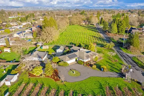 1764 Olivet Rd, Santa Rosa, CA 95401