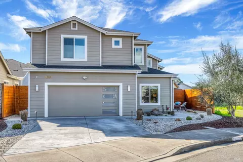 1806 Bella Vista Way, Santa Rosa, CA 95403