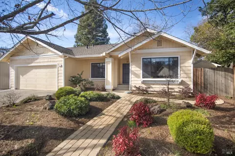 9537 Jessica Dr, Windsor, CA 95492