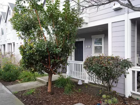 211 Kelly Dr, Novato, CA 94949