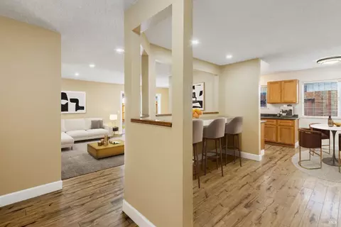 1150 Ramona Ln, Petaluma, CA 94954