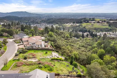 3957 Parker Hill Rd, Santa Rosa, CA 95404
