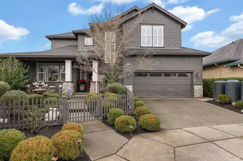 985 Langhart Ct, Healdsburg, CA 95448