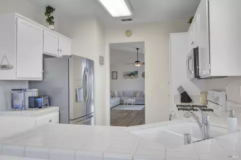 885 Turquoise St, Vacaville, CA 95687 photo 12