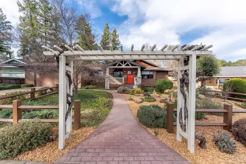 1420 Fir Terrace Dr, Ukiah, CA 95482