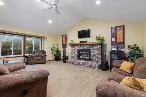 9416 Elsie Way, Windsor, CA 95492 photo 17