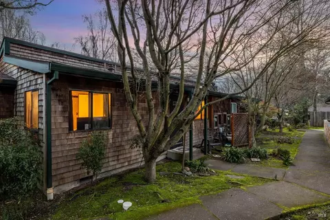 7 Pine Tree Cir, Cotati, CA 94931