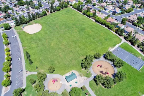 View/Area - 280 Bantry Dr, Vacaville, CA 95688 photo 5 of 7