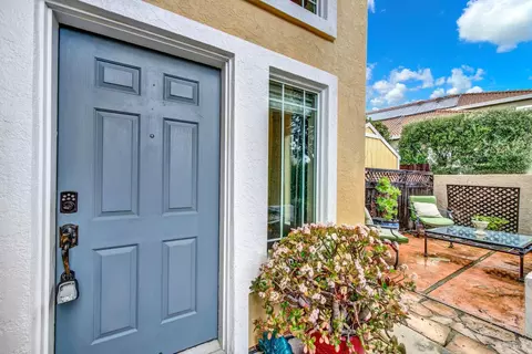 Exterior - 280 Bantry Dr, Vacaville, CA 95688 photo 9 of 26