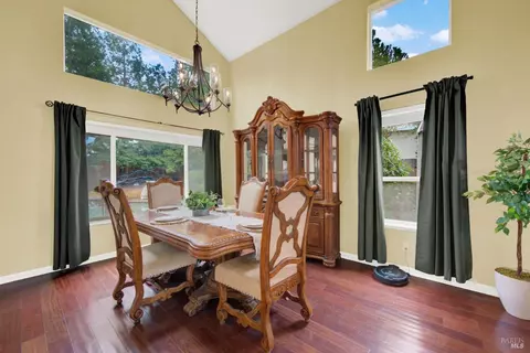 Dining - 280 Bantry Dr, Vacaville, CA 95688 photo 3 of 5