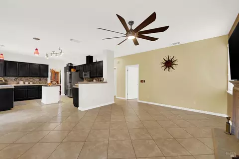 Living - 280 Bantry Dr, Vacaville, CA 95688 photo 7 of 9
