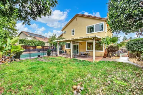 Exterior - 280 Bantry Dr, Vacaville, CA 95688 photo 16 of 26