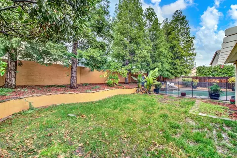 Exterior - 280 Bantry Dr, Vacaville, CA 95688 photo 15 of 26