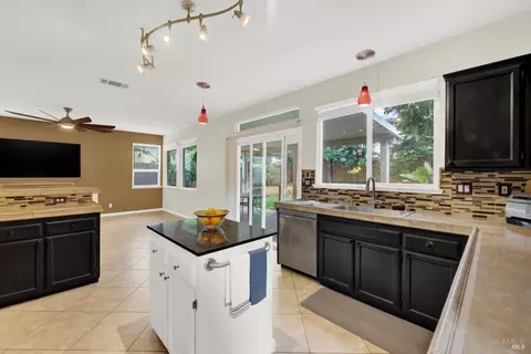 Kitchen - 280 Bantry Dr, Vacaville, CA 95688 photo 1 of 12
