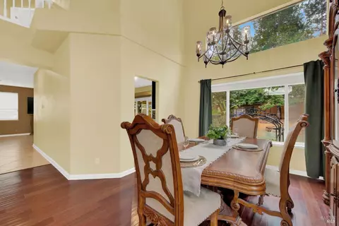 Dining - 280 Bantry Dr, Vacaville, CA 95688 photo 4 of 5