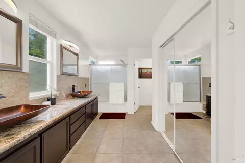 Bath - 280 Bantry Dr, Vacaville, CA 95688 photo 4 of 8