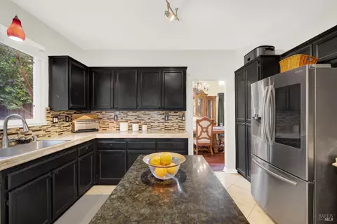 Kitchen - 280 Bantry Dr, Vacaville, CA 95688 photo 8 of 12