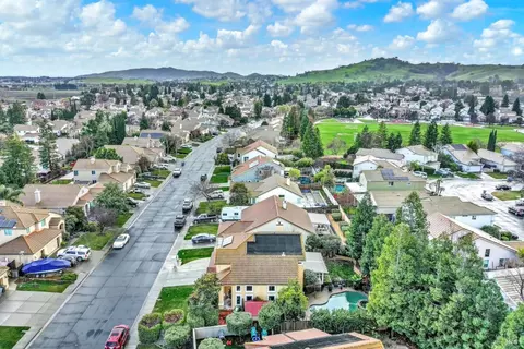 View/Area - 280 Bantry Dr, Vacaville, CA 95688 photo 2 of 7