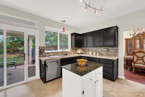 Kitchen - 280 Bantry Dr, Vacaville, CA 95688 photo 3 of 12