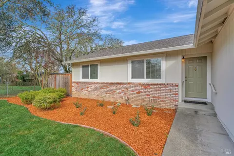 743 Windsor River Rd, Windsor, CA 95492 photo 3