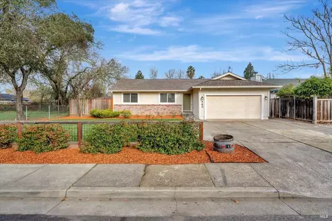 743 Windsor River Rd, Windsor, CA 95492 photo 2