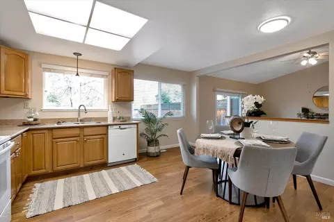 743 Windsor River Rd, Windsor, CA 95492 photo 8