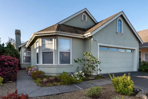 852 Patti Page Ct, Windsor, CA 95492