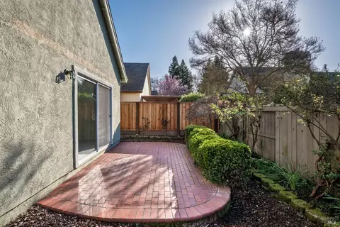 852 Patti Page Ct, Windsor, CA 95492 photo 7