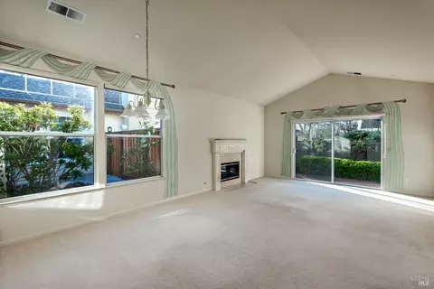 852 Patti Page Ct, Windsor, CA 95492 photo 2