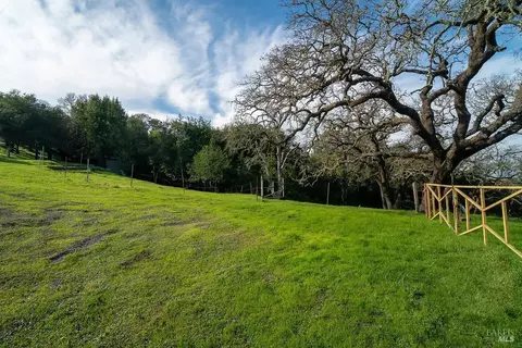 260 Crest Rd, Novato, CA 94945