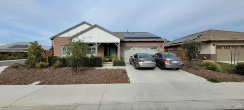 1130 Camelia Dr, Dixon, CA 95620