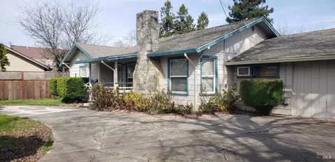 530 Hendley St, Santa Rosa, CA 95404