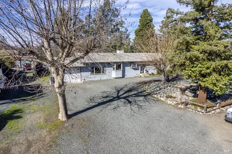 5613 Hilltop Dr, Kelseyville, CA 95451