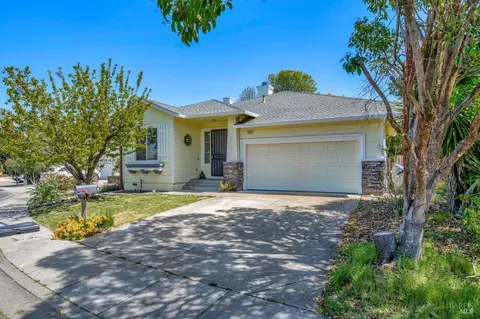 8004 Manor Ct, Rohnert Park, CA 94928