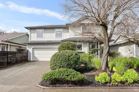 2550 Richie Pl, Santa Rosa, CA 95403