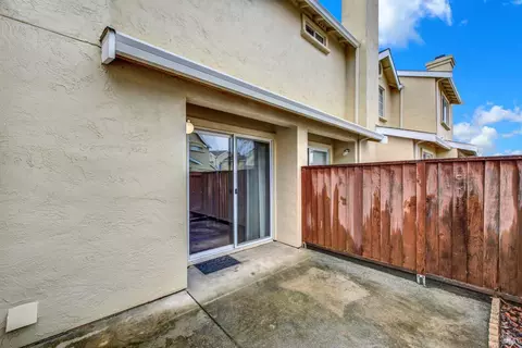 Exterior - 118 Brogan Ct, Fairfield, CA 94534 photo 18 of 39