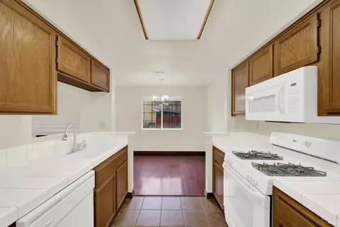 Kitchen - 118 Brogan Ct, Fairfield, CA 94534 photo 8 of 9