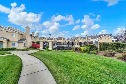 View/Area - 118 Brogan Ct, Fairfield, CA 94534 photo 3 of 3