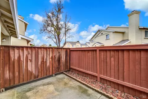 Exterior - 118 Brogan Ct, Fairfield, CA 94534 photo 20 of 39