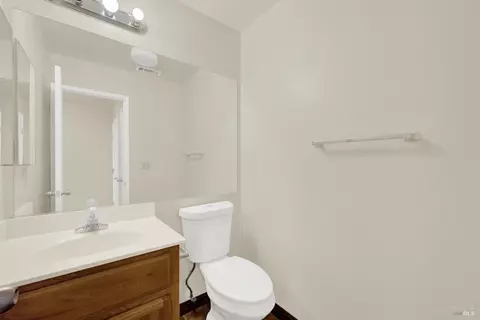Bath - 118 Brogan Ct, Fairfield, CA 94534 photo 1 of 7