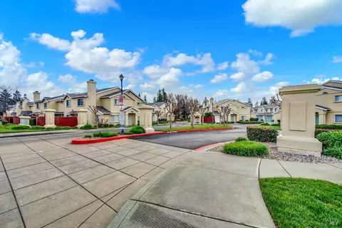 Exterior - 118 Brogan Ct, Fairfield, CA 94534 photo 27 of 39