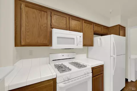 Kitchen - 118 Brogan Ct, Fairfield, CA 94534 photo 4 of 9